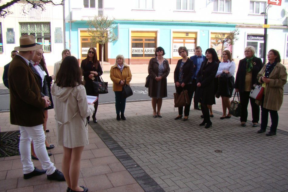 Aj takto môže vyzerať maturita... Veď si pozrite FOTKY z Michalovciec