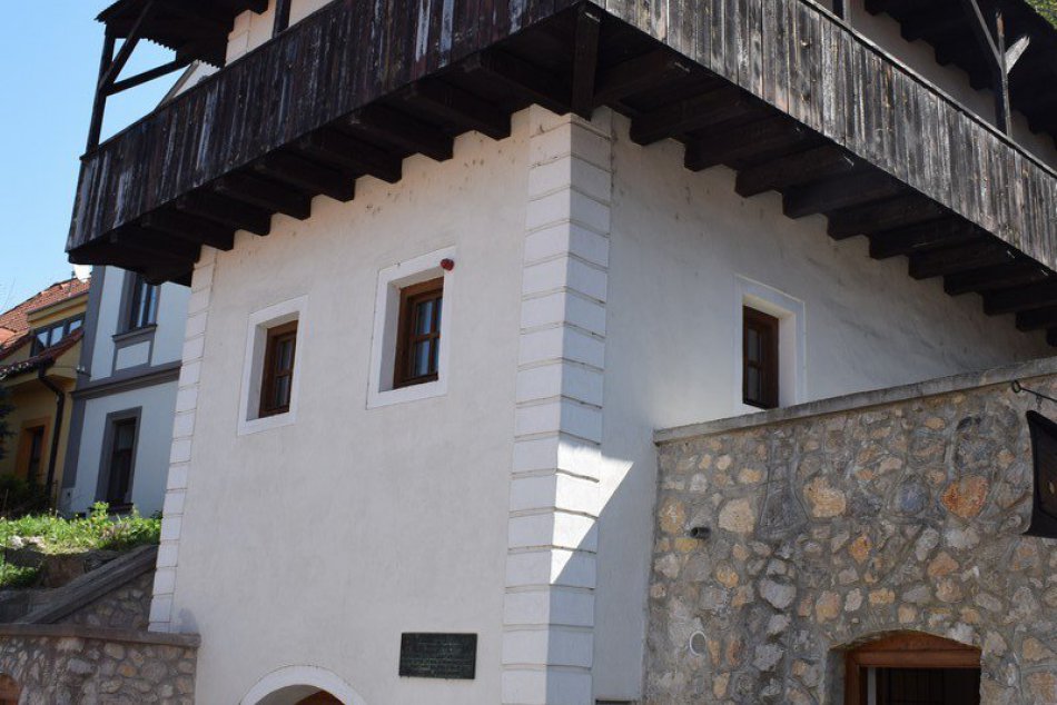 V obrazoch: Katov dom a rekonštrukcia priestorov