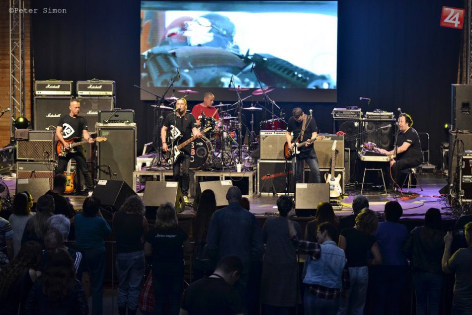 Obrazom: Hard rocková legenda NAZARETH v Rožňave (Guest Republic)