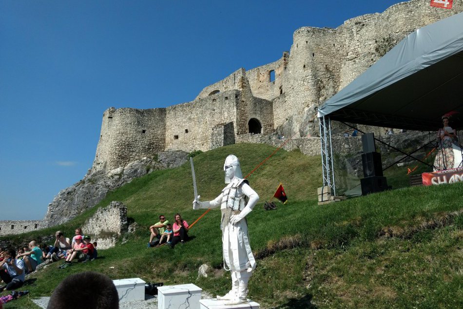 OBRAZOM: Letná sezóna na Spišskom hrade začala veľkolepo