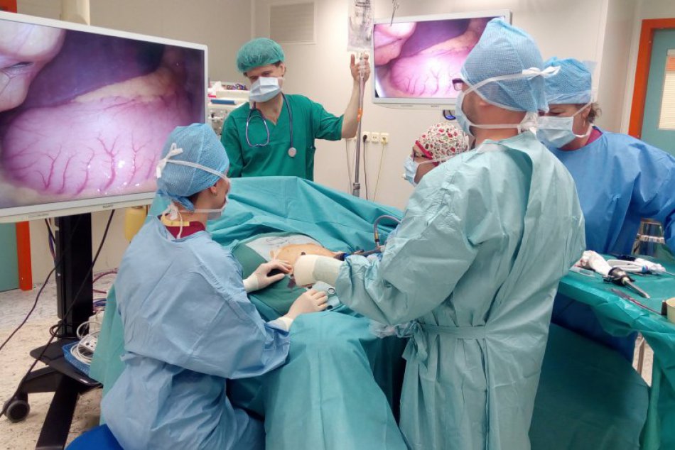 V OBRAZOCH: V Rooseveltke vykonali už 150. chirurgické zmenšenie žalúdka