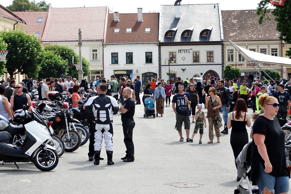 Obrazom: Zahájenie motosezóny na Gemeri
