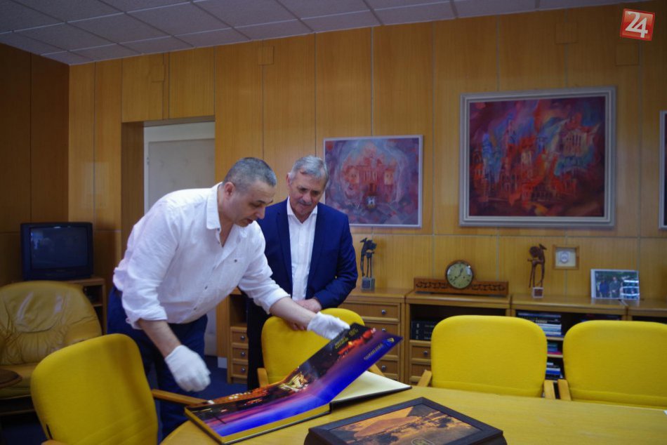 Obrazom: Mesto Michalovce má vzácnu knihu