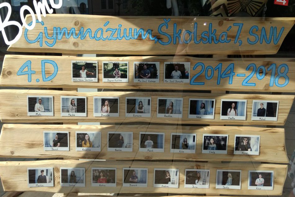 Zachytené na FOTKÁCH: V Spišskej už pútajú pozornosť maturitné tablá