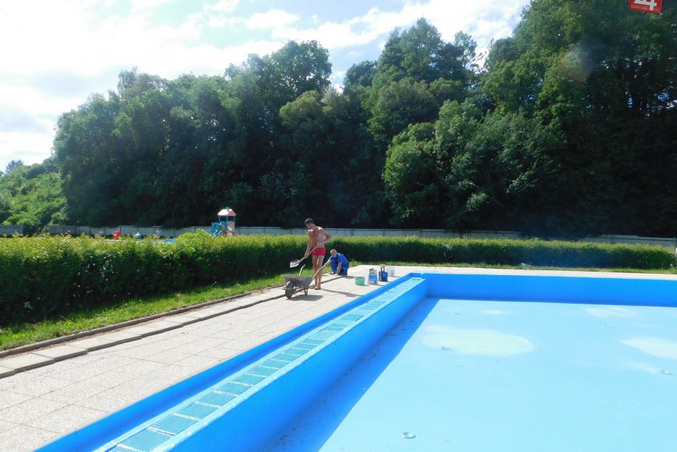 V OBRAZOCH: Kúpalisko v našom meste sa pripravuje na novú sezónu