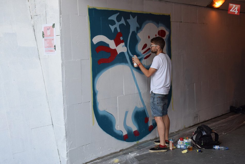 V obrazoch: Maľovanie podchodu na Hasičskej