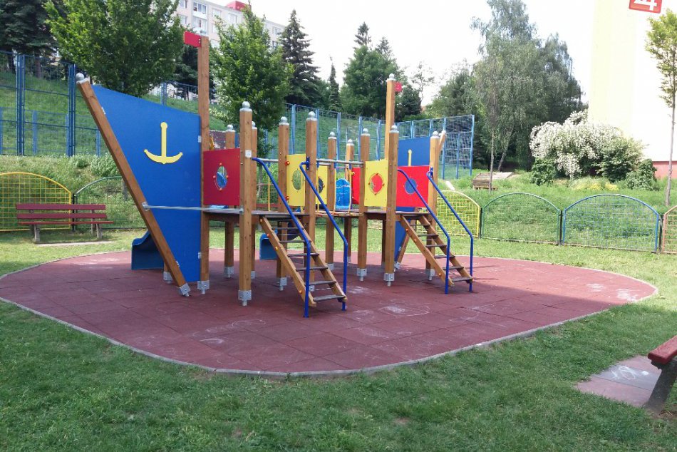 V mestskej časti Juh zaujímavo obnovili detské ihrisko: Pozrite si ho v obrazoch