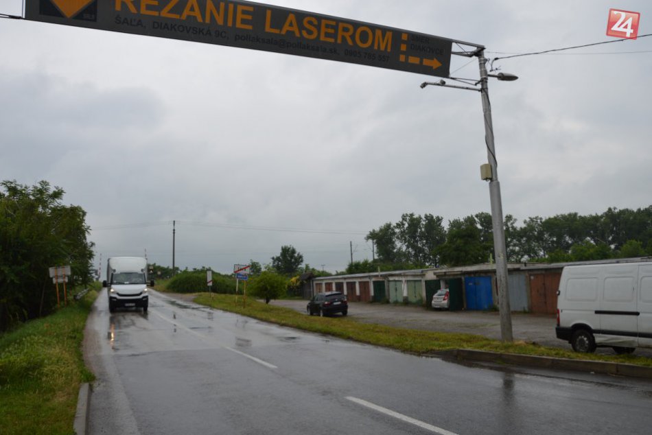 Šaľa už má sčítače dopravy: Osadili ich na 10 miestach, FOTO