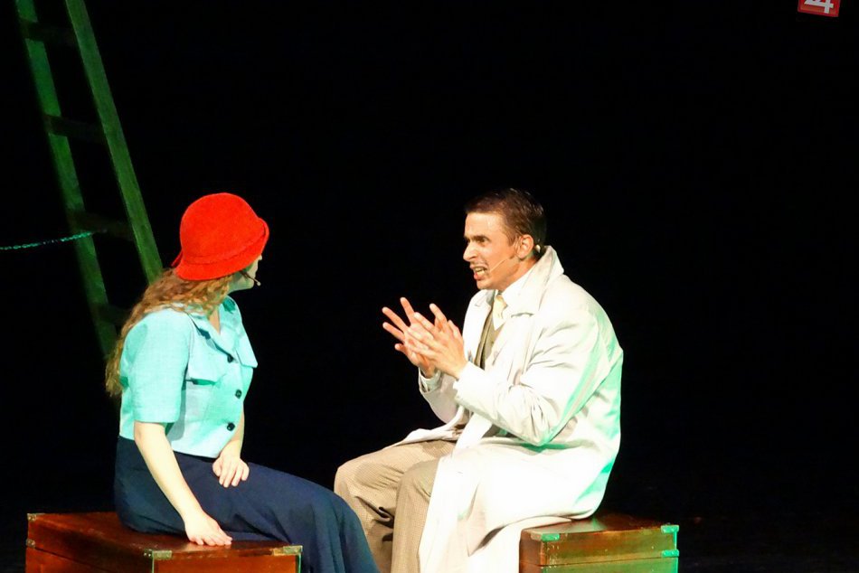 Obrazom: Slávnostná stá repríza predstavenia 39 stupňov v Rožňave