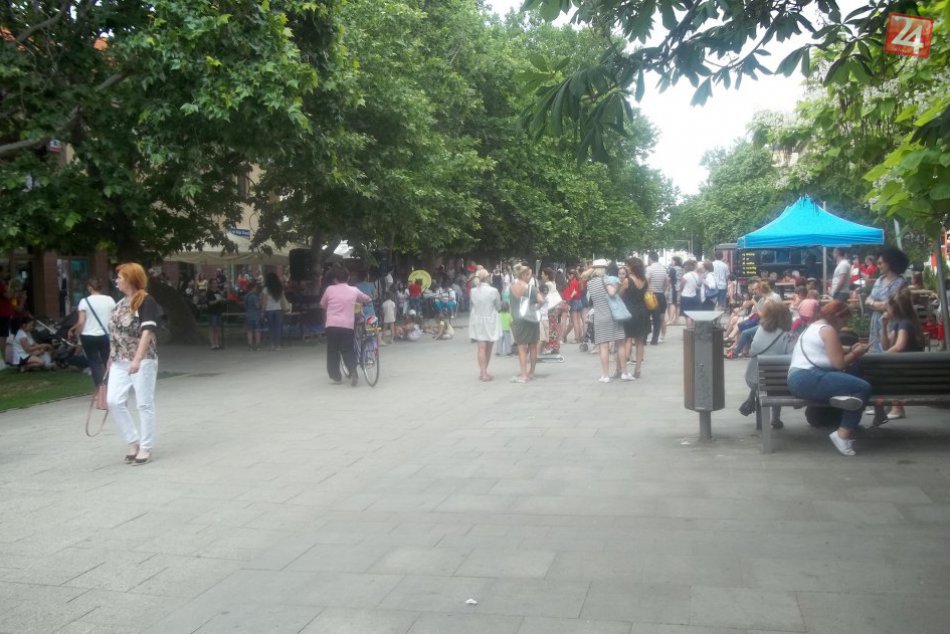 ZUŠ-ka vybehla do ulíc: Vyučovať budú už aj vo Veči! FOTO