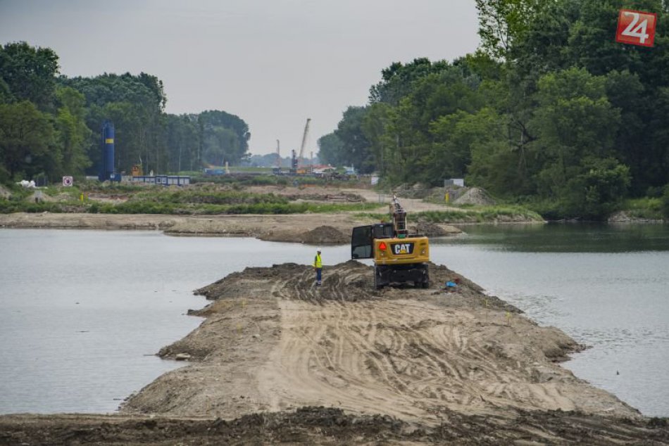 Obchvat medzi Bratislavou a Rusovcami