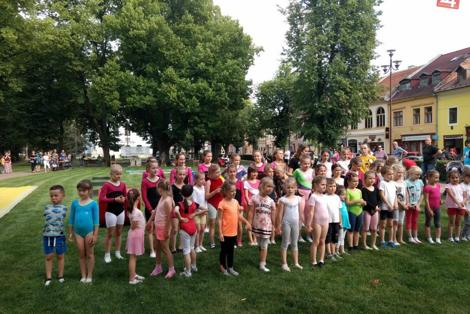 Sledujte: Centrum Spišskej sa na chvíľu premenilo na veľkú telocvičňu