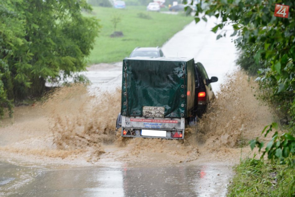 Búrka narobila v Nitre problémy