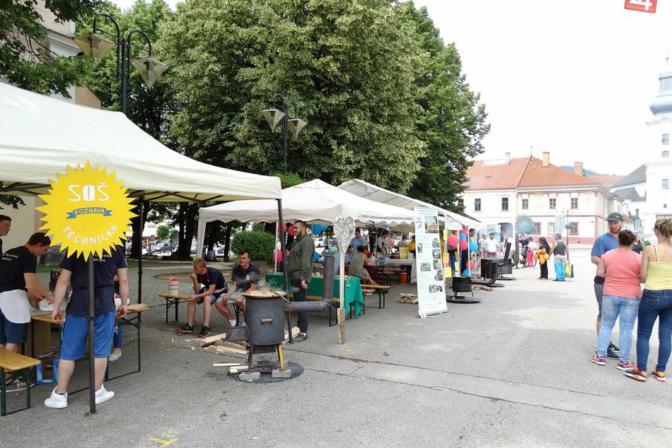 Obrazom: Súťaž stredoškolákov z Rožňavy vo varení guláša