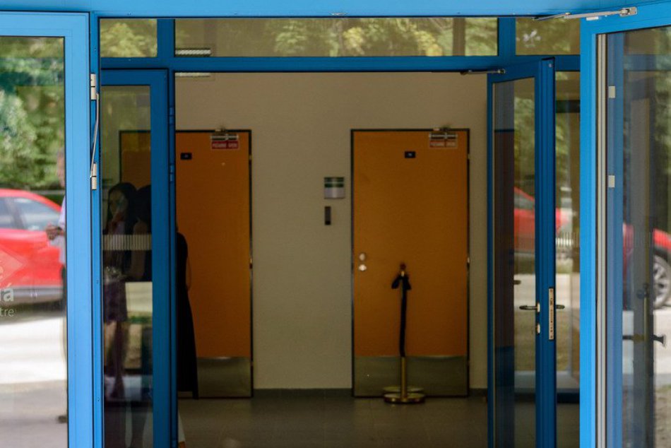 UKF v Nitre má nové výskumné laboratóriá: FOTO zo slávnostného otvorenia