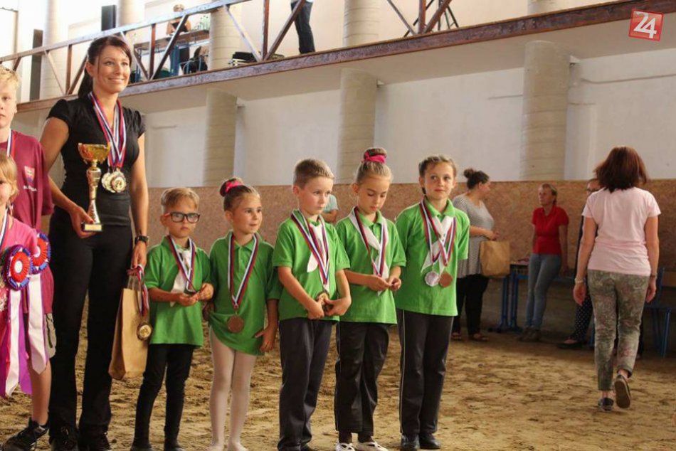 Šalianski voltižéri stvárali kúsky: Odmenou im boli medialy na krku, FOTO