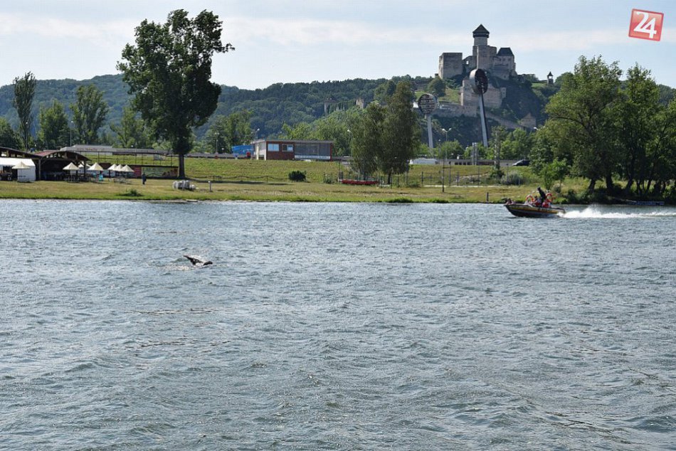 V obrazoch: Cvičenie hasičov v Trenčíne