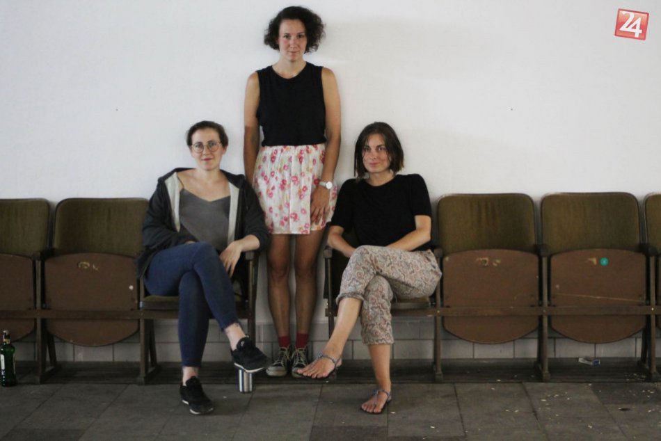 FOTO: V podchode pod autobusovou stanicou vznikla 50 metrov dlhá freska