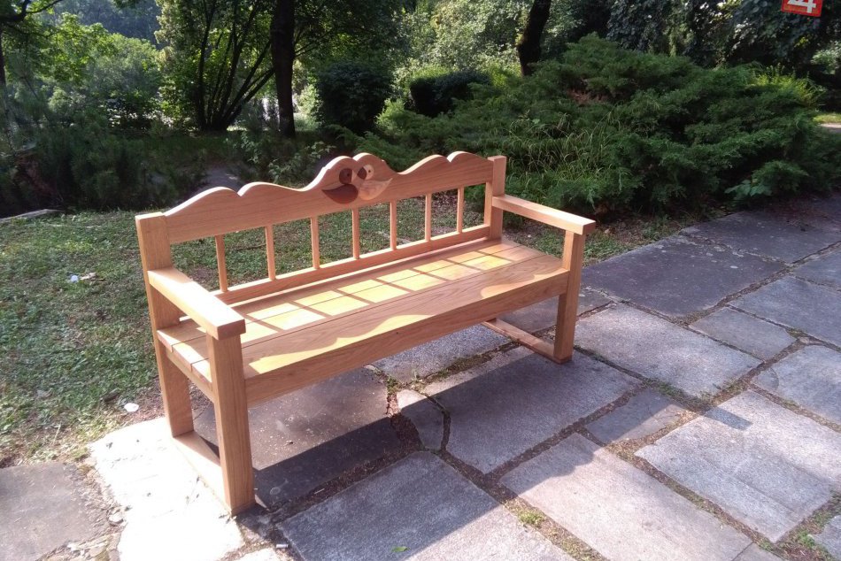 V OBRAZOCH: Lavičky v Parku velikánov v kúpeľoch Sliač