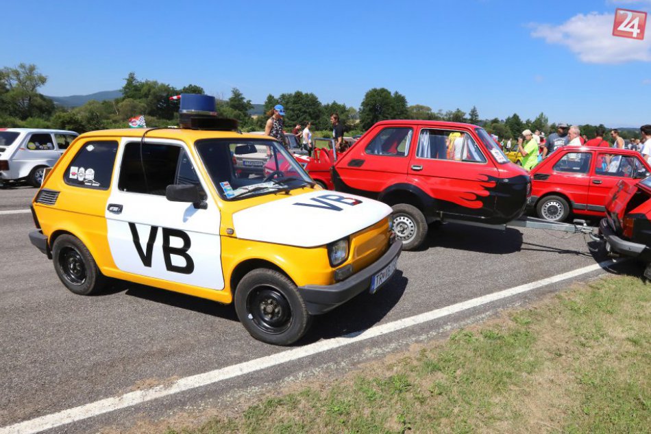 V OBRAZOCH: Na zraz fiatov 126p neďaleko Zvolena dorazila stovka áut