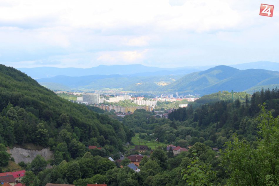 V OBRAZOCH: Bystrica ako na dlani. Úchvatný výhľad z tajovskej Kalvárie