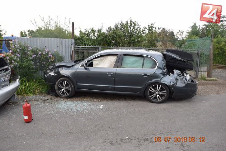 Zrážka vlaku RegioJet a osobného auta