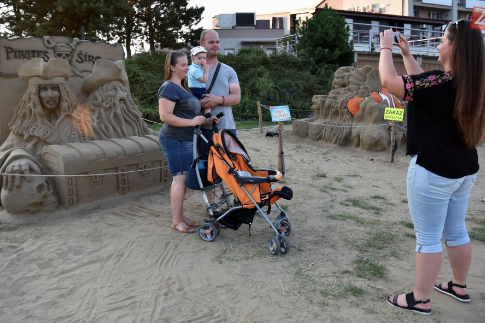 FOTOGALÉRIA: Na Šírave sa môžete pristaviť pri parádnych sochách z piesku