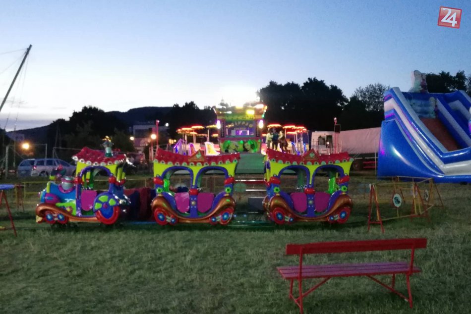 FOTO: Na Zemplínskej šírave si môžete dopriať zábavu aj na kolotočoch