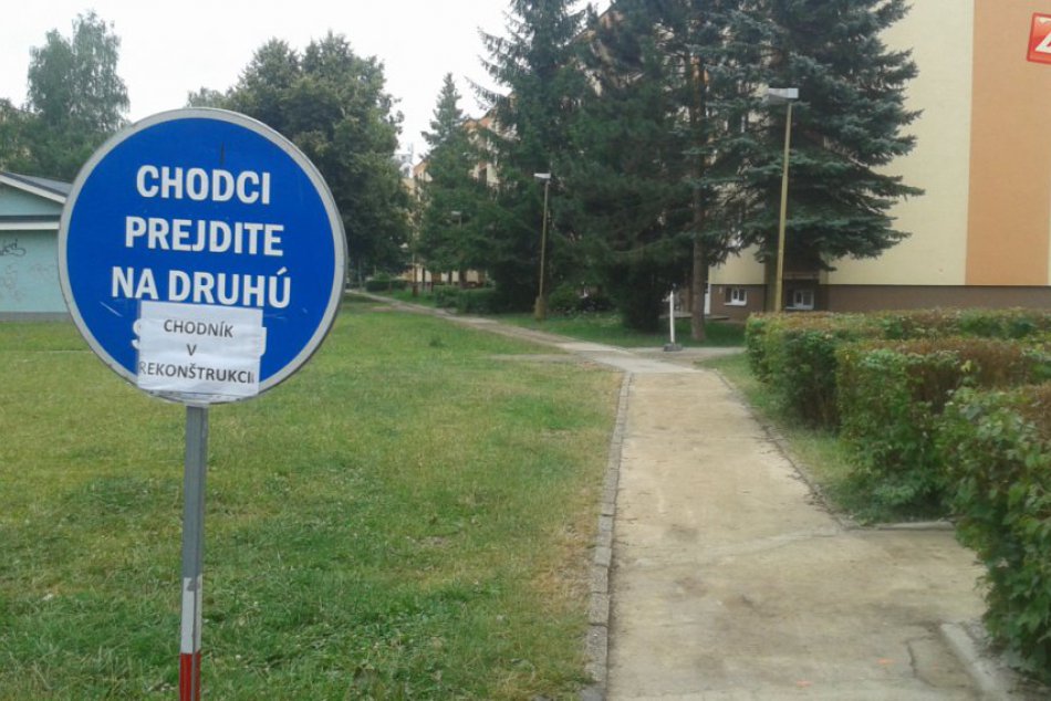 Na sídlisku SNP robia nové chodníky: Snímky priamo z miesta