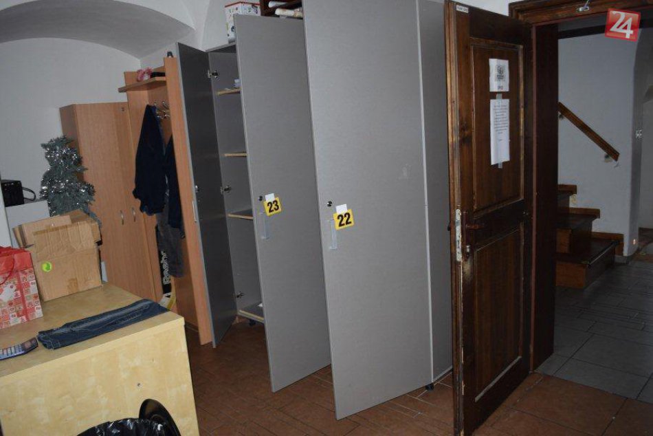 V OBRAZOCH: Zábery z miesta činu. Lupič kradol v bystrickej reštaurácii