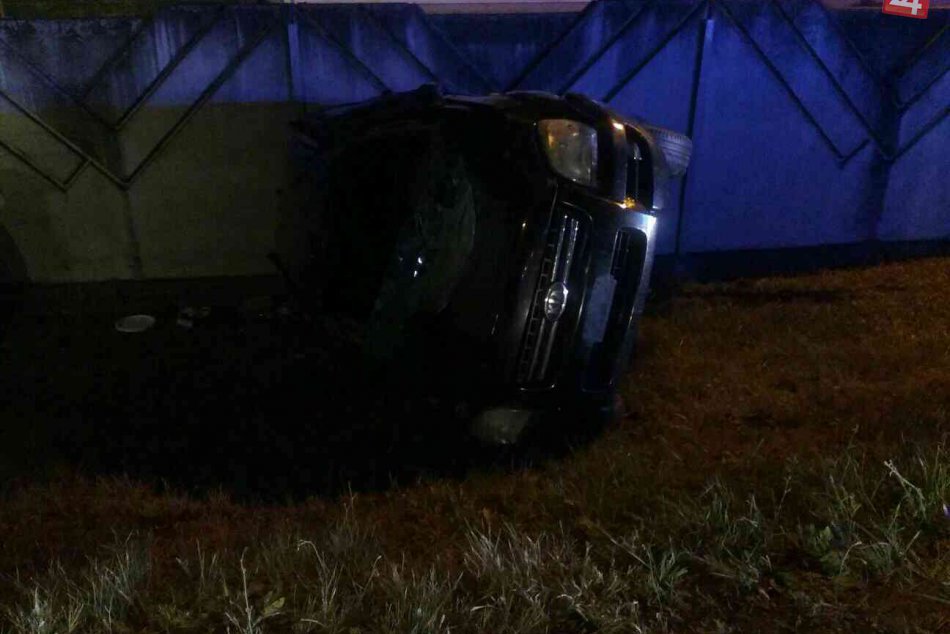 Dopravná nehoda v susednom meste, dvaja zranení: FOTO z miesta