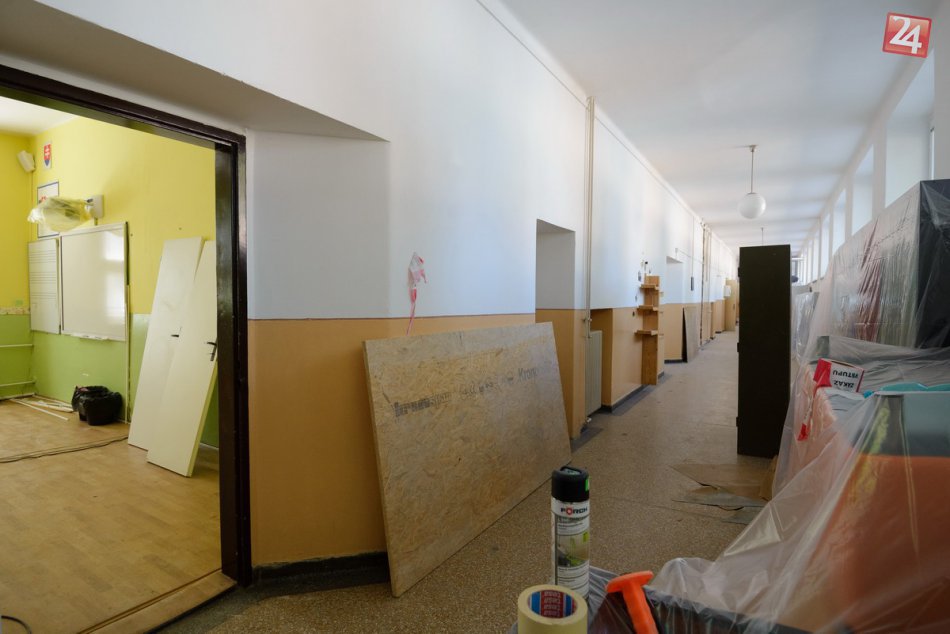 V ZŠ Kniežaťa Pribinu v Nitre sa cez prázdniny pracuje: Opravujú kanalizáciu, FO
