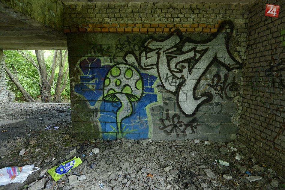 ZÁBERY Z MIESTA: Nedokončené kúpalisko v Prešove, ktoré chátra dlhé roky