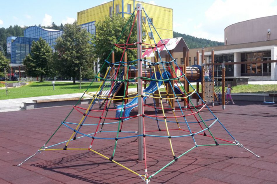 Detské ihriská v Považskej Bystrici s novinkami: Pozrite na FOTO, čo sa mení