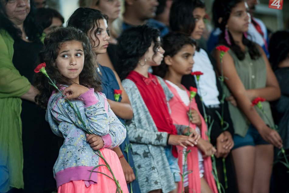 V OBRAZOCH: Pietny akt pri príležitosti Pamätného dňa rómskeho holokaustu