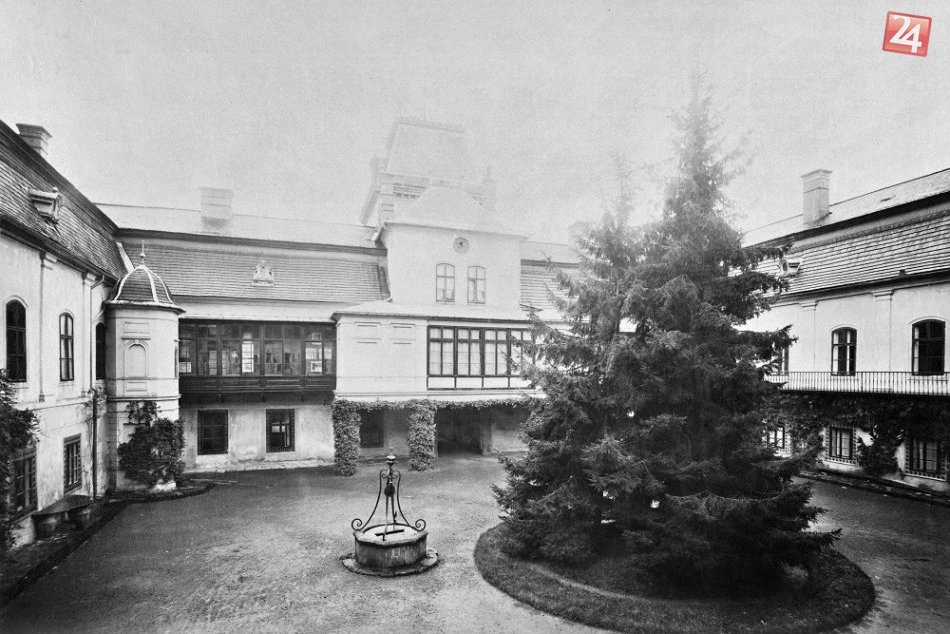 Vzácny záber: Zachytáva studňu a nádvorie zámku v Humennom z konca 19. storočia