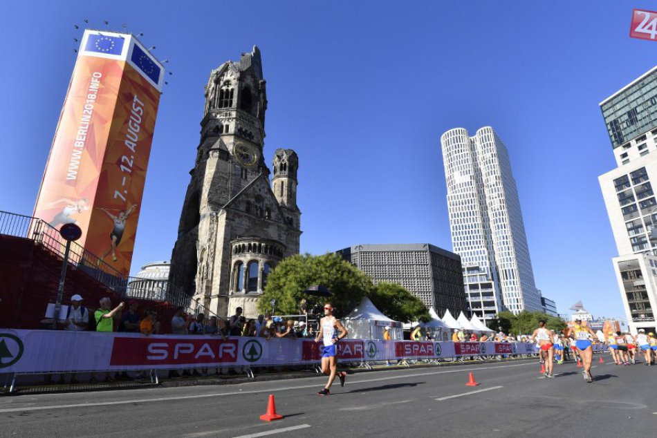 V OBRAZOCH: Tóth počas pretekov v chôdzi mužov na 50 km na ME v atletike