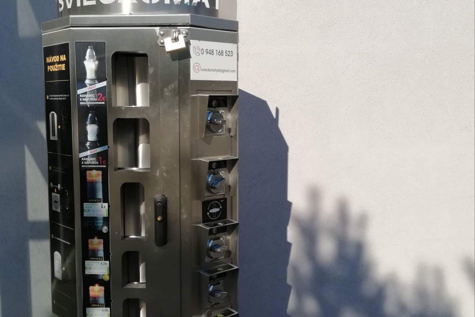 FOTO: Takéto neobvyklé zariadenie pribudlo pred cintorínom v Michalovciach