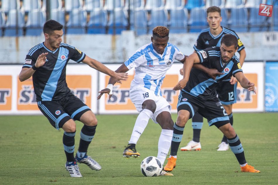 Prvý bod Nitry v aktuálnom ročníku: Futbalisti s remízou proti Slovanu, FOTO