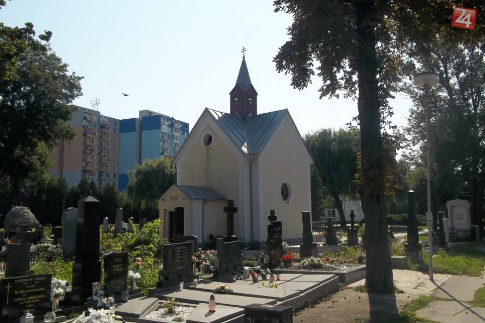 Historický kríž v Šali ohrozovali topole: Premiestnia ho k Domu smútku, FOTO