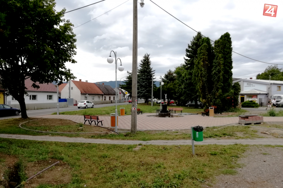 V OBRAZOCH: Práce na Valaškovskom parčíku sú už vo finálnej fáze