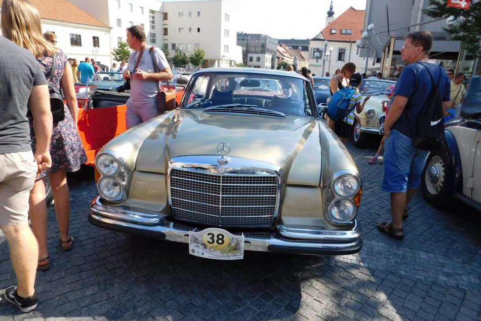 OBRAZOM: Veľká galéria historických tátošov, motoriek a atmosféry podujatia