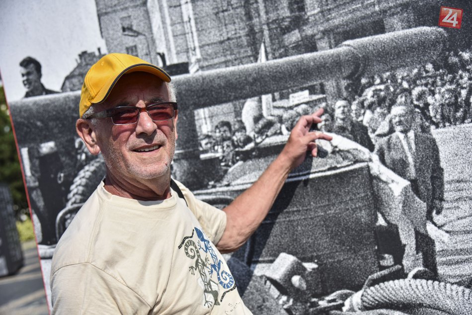Výstava Invázia August 68 na Hodžovom námestí