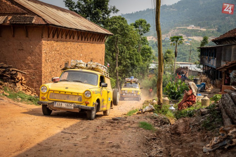 V OBRAZOCH: Žlté trabanty obišli svet a vracajú sa domov