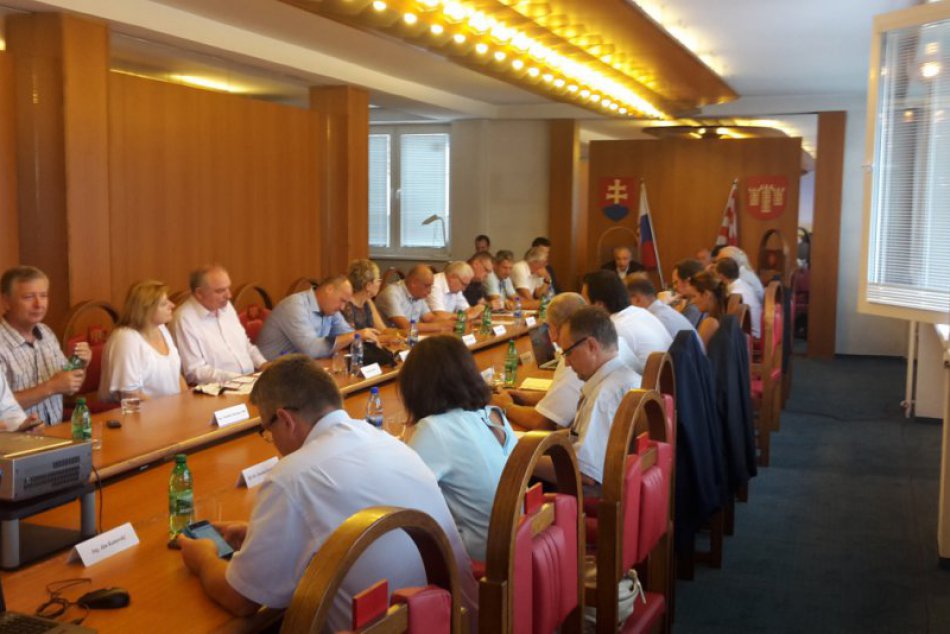 Augustové zastupiteľstvo v Považskej: Zábery z predvolebnej atmosféry