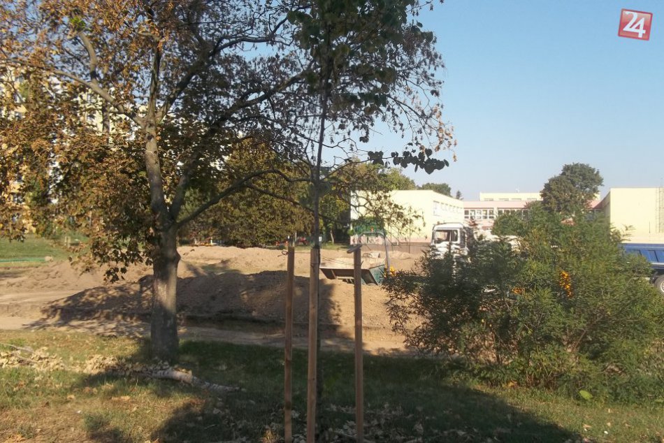 S budovaním nového športoviska už začali, vyrastá na Hornej v Šali, FOTO