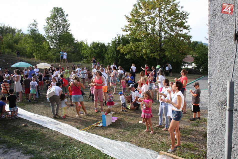 V OBRAZOCH: Nad Bystricu vzlietli tisíce bublín. Takto vyzeral Bubble Day 2018