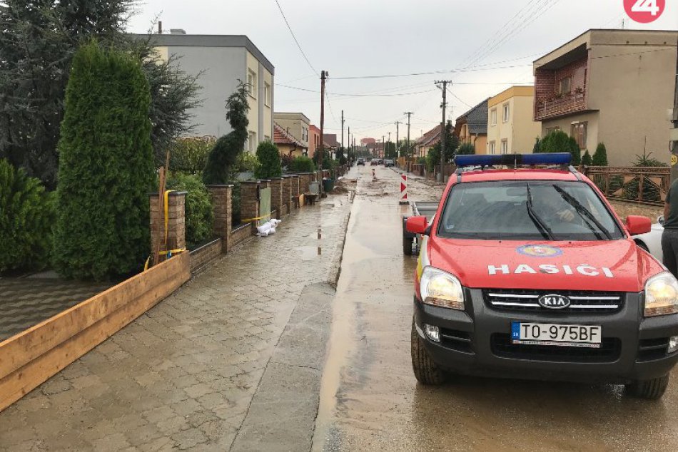 FOTO: Po búrkach hlásia obce pri Nitre kritickú situáciu
