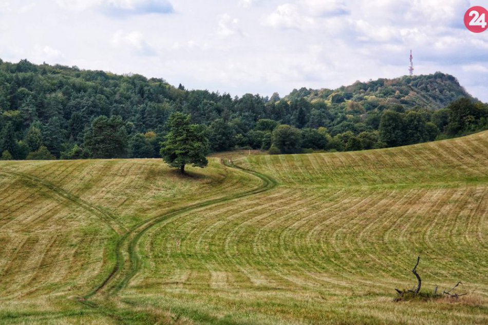 Obrazom: Dievčenská skala a priepasť Malá Žomboj