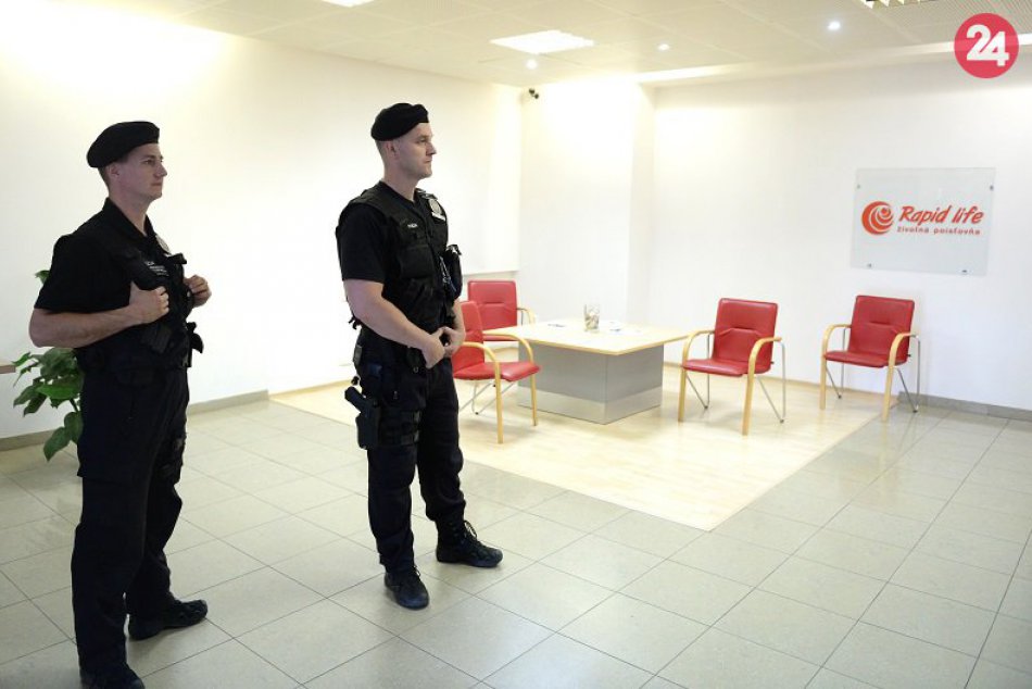 Policajný zásah v Rapid life